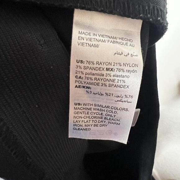 Chico's Women's Black Slimming Ankle Pull On Slacks Size 0 - Picture 8 of 8